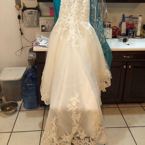 NWT Allure Romance Wedding Dress - Picture 2 of 8